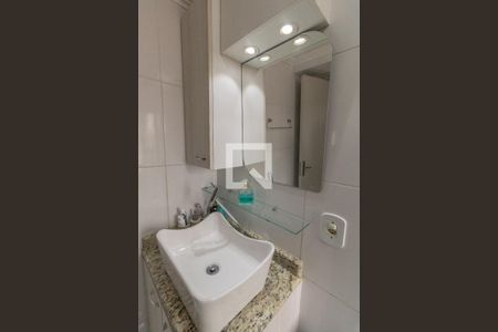Apartamento à venda com 68m², 2 quartos e 1 vaga Apartamento à venda com 68m², 2 quartos e 1 vagaBanheiro