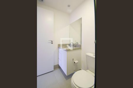 Banheiro da Suíte de apartamento para alugar com 2 quartos, 58m² em Azenha, Porto Alegre