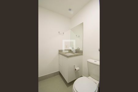 Banheiro Social de apartamento para alugar com 2 quartos, 58m² em Azenha, Porto Alegre