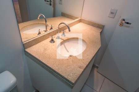 Apartamento à venda com 50m², 1 quarto e 1 vagaDetalhe banheiro