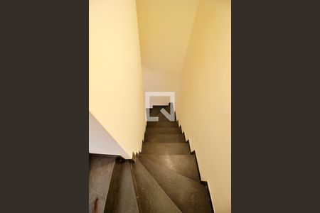 Casa para alugar com 123m², 3 quartos e 2 vagasEscada