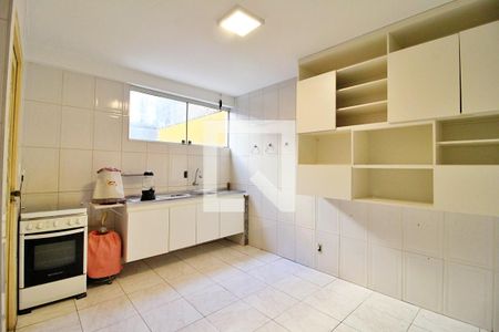 Casa para alugar com 123m², 3 quartos e 2 vagasCozinha