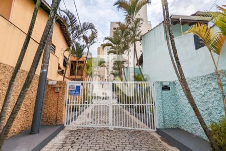 Casa para alugar com 320m², 2 quartos e 4 vagas Casa para alugar com 320m², 2 quartos e 4 vagasFachada