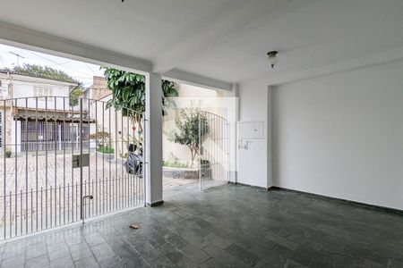 Casa para alugar com 320m², 2 quartos e 4 vagas Casa para alugar com 320m², 2 quartos e 4 vagasGaragem