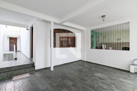 Casa para alugar com 320m², 2 quartos e 4 vagas Casa para alugar com 320m², 2 quartos e 4 vagasGaragem