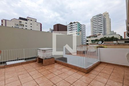 Casa para alugar com 320m², 2 quartos e 4 vagas Casa para alugar com 320m², 2 quartos e 4 vagasVaranda