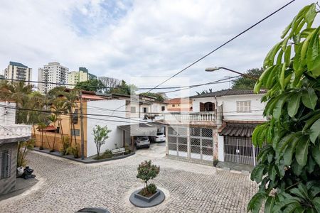 Casa para alugar com 320m², 2 quartos e 4 vagas Casa para alugar com 320m², 2 quartos e 4 vagasVista