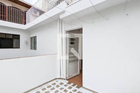 Casa para alugar com 320m², 2 quartos e 4 vagas Casa para alugar com 320m², 2 quartos e 4 vagasVaranda