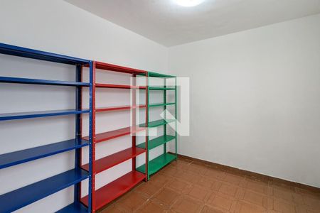Casa para alugar com 320m², 2 quartos e 4 vagas Casa para alugar com 320m², 2 quartos e 4 vagasQuarto da edícula