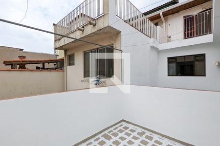 Casa para alugar com 320m², 2 quartos e 4 vagas Casa para alugar com 320m², 2 quartos e 4 vagasVaranda