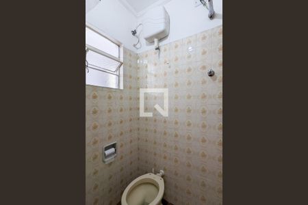 Casa para alugar com 320m², 2 quartos e 4 vagas Casa para alugar com 320m², 2 quartos e 4 vagasBanheiro de serviço