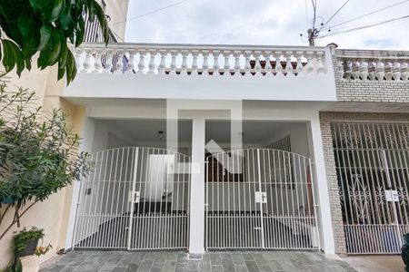 Casa para alugar com 320m², 2 quartos e 4 vagas Casa para alugar com 320m², 2 quartos e 4 vagasFachada