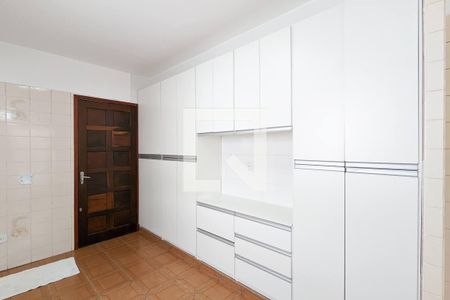 Casa para alugar com 320m², 2 quartos e 4 vagas Casa para alugar com 320m², 2 quartos e 4 vagasÁrea de serviço