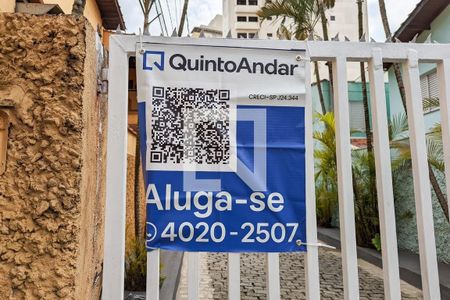 Casa para alugar com 320m², 2 quartos e 4 vagas Casa para alugar com 320m², 2 quartos e 4 vagasFachada
