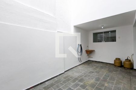 Casa para alugar com 320m², 2 quartos e 4 vagas Casa para alugar com 320m², 2 quartos e 4 vagasQuintal