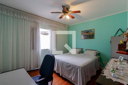 Casa à venda com 240m², 3 quartos e 4 vagasSuíte 3