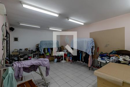 Casa à venda com 240m², 3 quartos e 4 vagasSalão