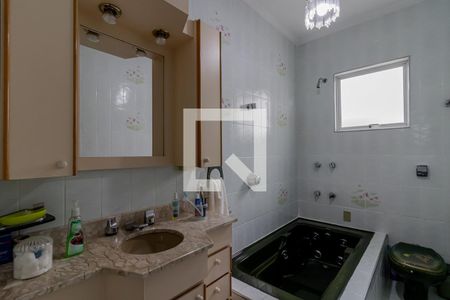 Casa à venda com 240m², 3 quartos e 4 vagasBanheiro da Suíte 3