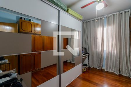 Casa à venda com 240m², 3 quartos e 4 vagasQuarto 2