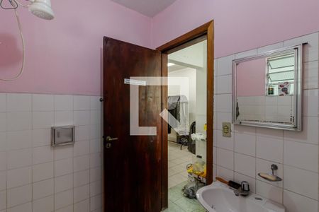 Casa à venda com 240m², 3 quartos e 4 vagasBanheiro do Salão