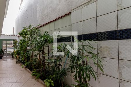 Casa à venda com 240m², 3 quartos e 4 vagasCorredor Lateral 