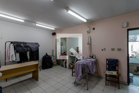 Casa à venda com 240m², 3 quartos e 4 vagasSalão