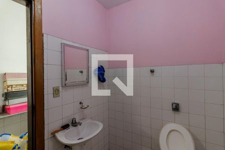 Casa à venda com 240m², 3 quartos e 4 vagasBanheiro do Salão