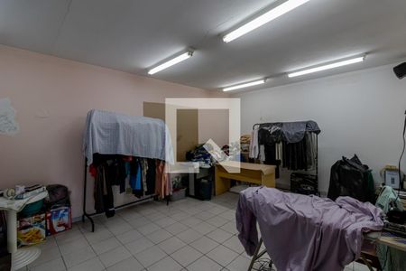 Casa à venda com 240m², 3 quartos e 4 vagasSalão