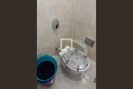 Apartamento à venda com 180m², 3 quartos e 1 vaga Apartamento à venda com 180m², 3 quartos e 1 vagaBanheiro de Serviço