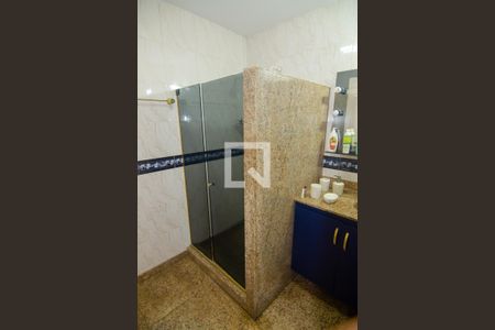 Apartamento à venda com 180m², 3 quartos e 1 vaga Apartamento à venda com 180m², 3 quartos e 1 vagaBanheiro do Quarto 2