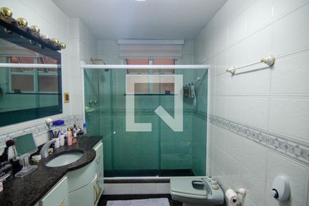 Apartamento à venda com 180m², 3 quartos e 1 vaga Apartamento à venda com 180m², 3 quartos e 1 vagaBanheiro