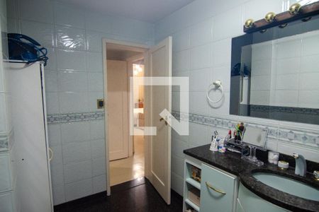 Apartamento à venda com 180m², 3 quartos e 1 vaga Apartamento à venda com 180m², 3 quartos e 1 vagaBanheiro