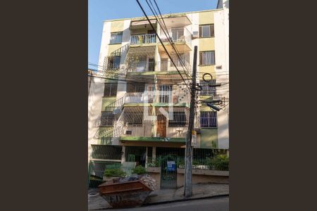 Apartamento à venda com 61m², 2 quartos e 1 vaga Apartamento à venda com 61m², 2 quartos e 1 vagaFachada