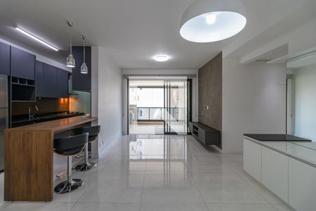 Sala de apartamento à venda com 3 quartos, 112m² em Empresarial 18 do Forte, Barueri