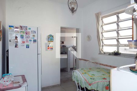 Casa à venda com 200m², 5 quartos e 2 vagas Casa à venda com 200m², 5 quartos e 2 vagasCopa