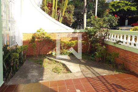 Casa à venda com 200m², 5 quartos e 2 vagas Casa à venda com 200m², 5 quartos e 2 vagasQuintal