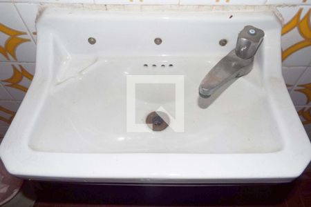 Casa à venda com 200m², 5 quartos e 2 vagas Casa à venda com 200m², 5 quartos e 2 vagasBanheiro 3