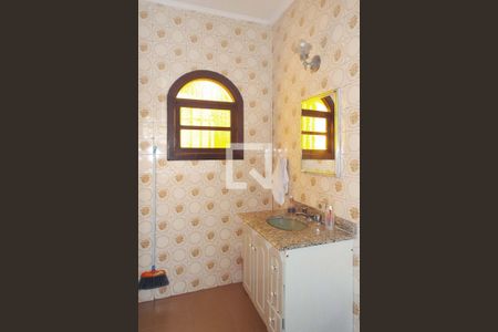 Casa à venda com 200m², 5 quartos e 2 vagas Casa à venda com 200m², 5 quartos e 2 vagasBanheiro 4