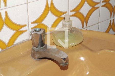 Casa à venda com 200m², 5 quartos e 2 vagas Casa à venda com 200m², 5 quartos e 2 vagasBanheiro 2