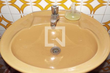 Casa à venda com 200m², 5 quartos e 2 vagas Casa à venda com 200m², 5 quartos e 2 vagasBanheiro 2