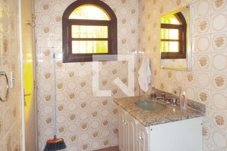 Casa à venda com 200m², 5 quartos e 2 vagas Casa à venda com 200m², 5 quartos e 2 vagasBanheiro 4