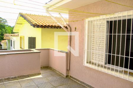 Casa para alugar com 180m², 3 quartos e 2 vagasSacada dos fundos