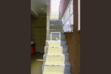 Casa para alugar com 180m², 3 quartos e 2 vagasEscada