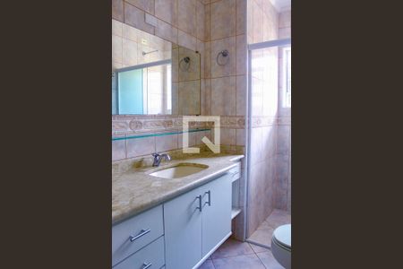 Casa para alugar com 180m², 3 quartos e 2 vagasBanheiro da Suíte