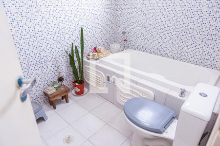 Casa à venda com 107m², 2 quartos e 2 vagasBanheiro do Quarto 2