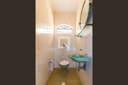 Casa à venda com 200m², 4 quartos e 2 vagasLavabo