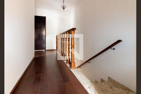 Casa à venda com 200m², 4 quartos e 2 vagasCorredor entre os Quartos