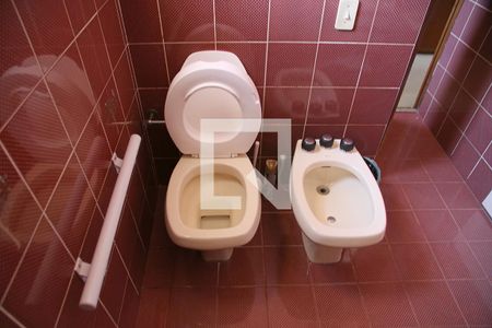 Casa à venda com 267m², 4 quartos e 2 vagasBanheiro da Suíte