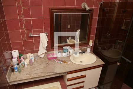 Casa à venda com 267m², 4 quartos e 2 vagasBanheiro da Suíte