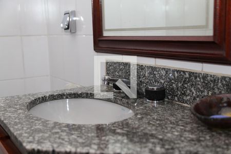 Casa à venda com 267m², 4 quartos e 2 vagasBanheiro - Social